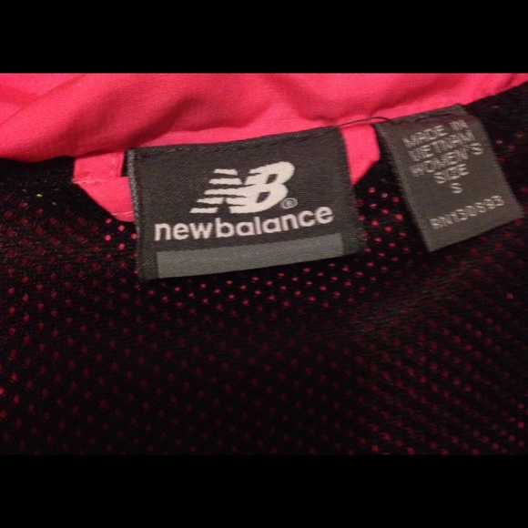 New Balance Small Windbreaker Lightweight Jacket - Picture 3 of 3